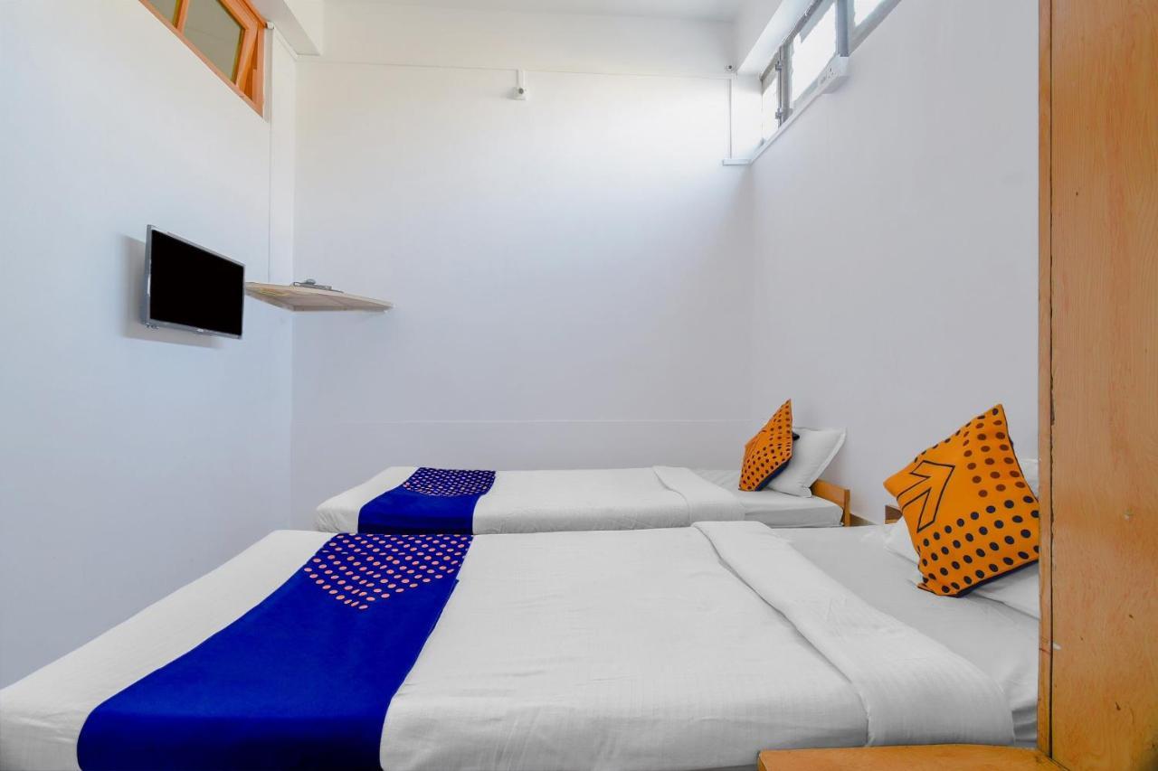 Oyo Flagship 71156 Hotel Jaybee'S Dibrugarh Exterior foto
